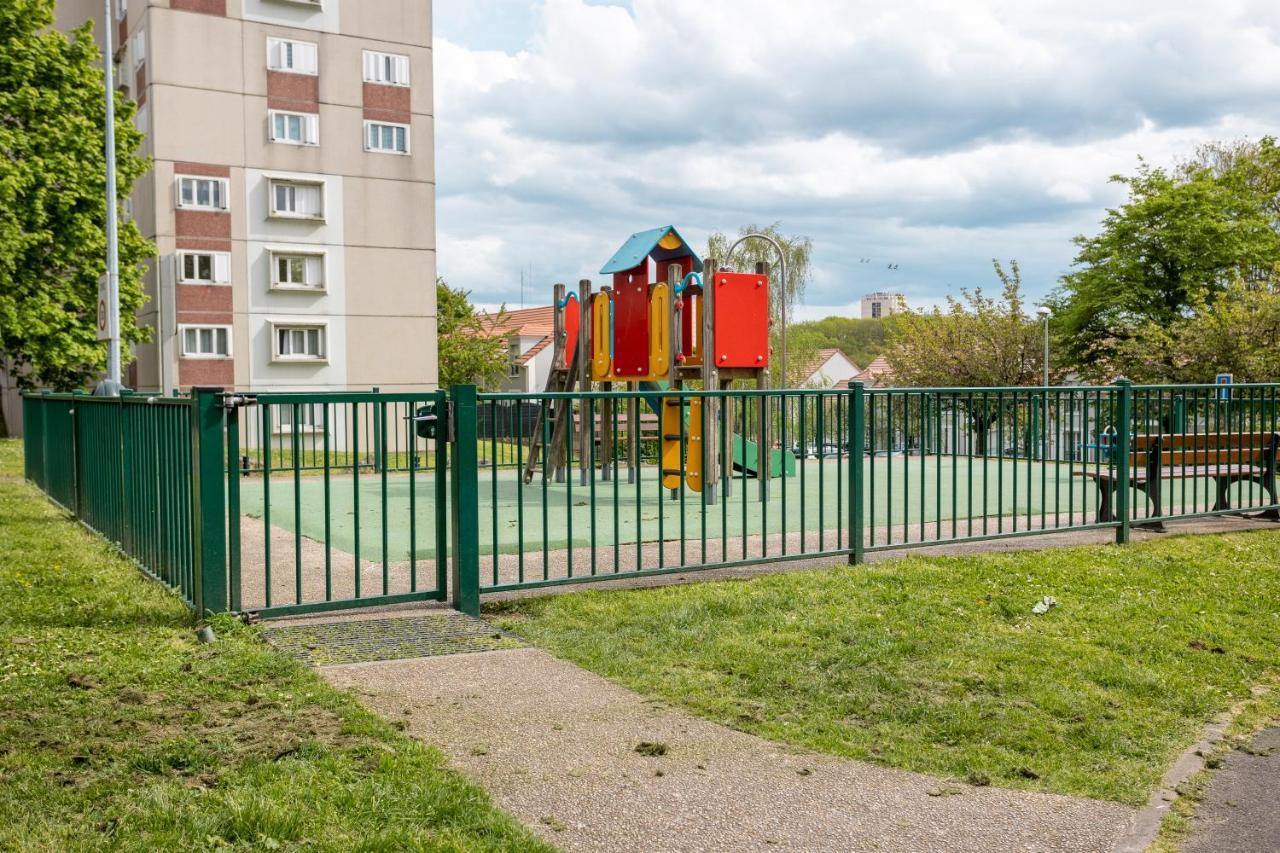 LeCosyMelunais : Parking gratuit + Balcon aménagé Esterno foto